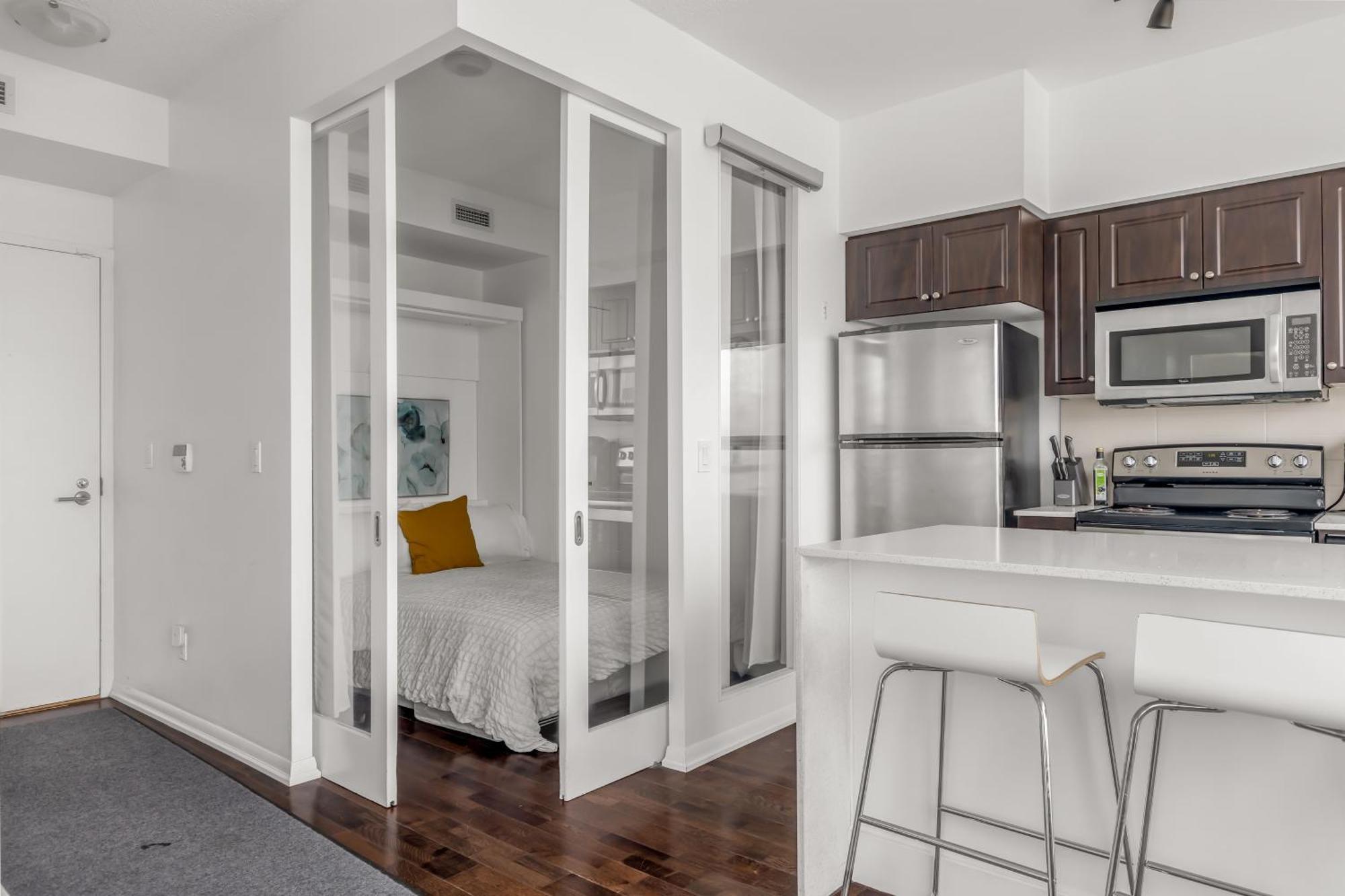 2 Bedroom Waterfront Condo Downtown W/ Free Parking Toronto Exterior foto