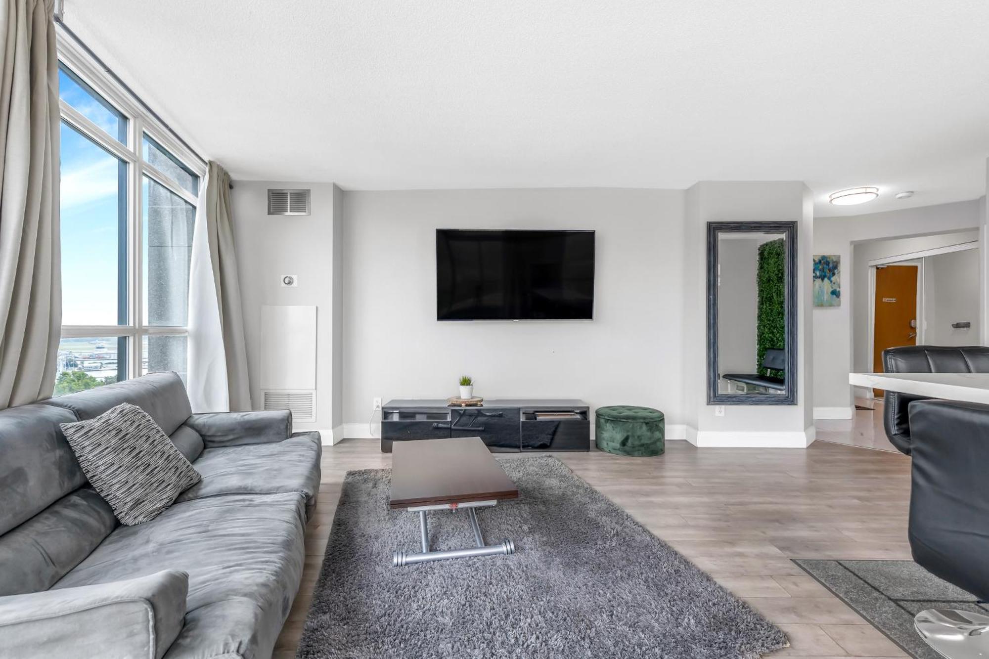 2 Bedroom Waterfront Condo Downtown W/ Free Parking Toronto Exterior foto