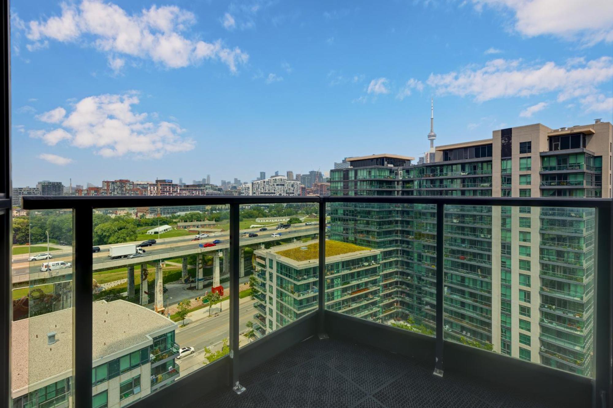 2 Bedroom Waterfront Condo Downtown W/ Free Parking Toronto Exterior foto